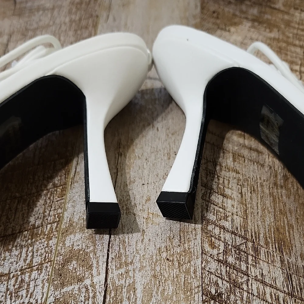 PrettyLittleThing Black and White Heels with Chunky Platform and Thin Straps - Picture 7 of 8